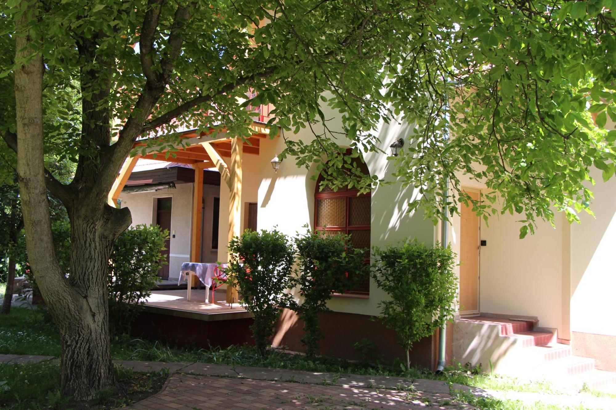 Fecskefeszek Nyaralohaz Villa Hajdúszoboszló Exterior foto